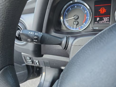 Used 2019 Toyota Corolla LE image 25