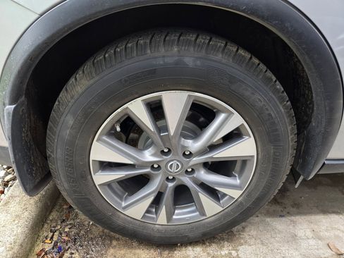 Used 2018 Nissan Murano SL w/ Moonroof Package FWD image 7