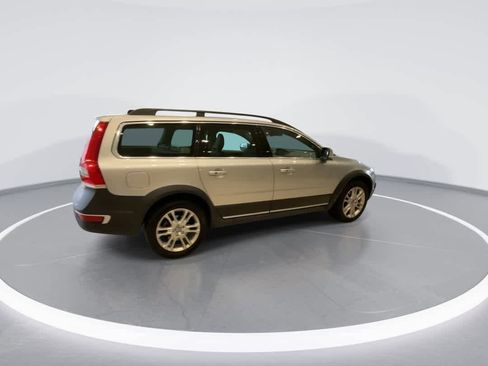 Used 2016 Volvo XC70 T5 Premier w/ Proximity Package image 8