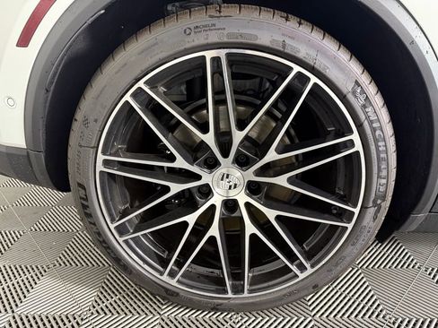 New 2025 Porsche Macan 4S Electric image 13