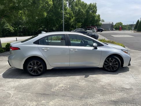 Used 2024 Toyota Corolla SE FWD image 5
