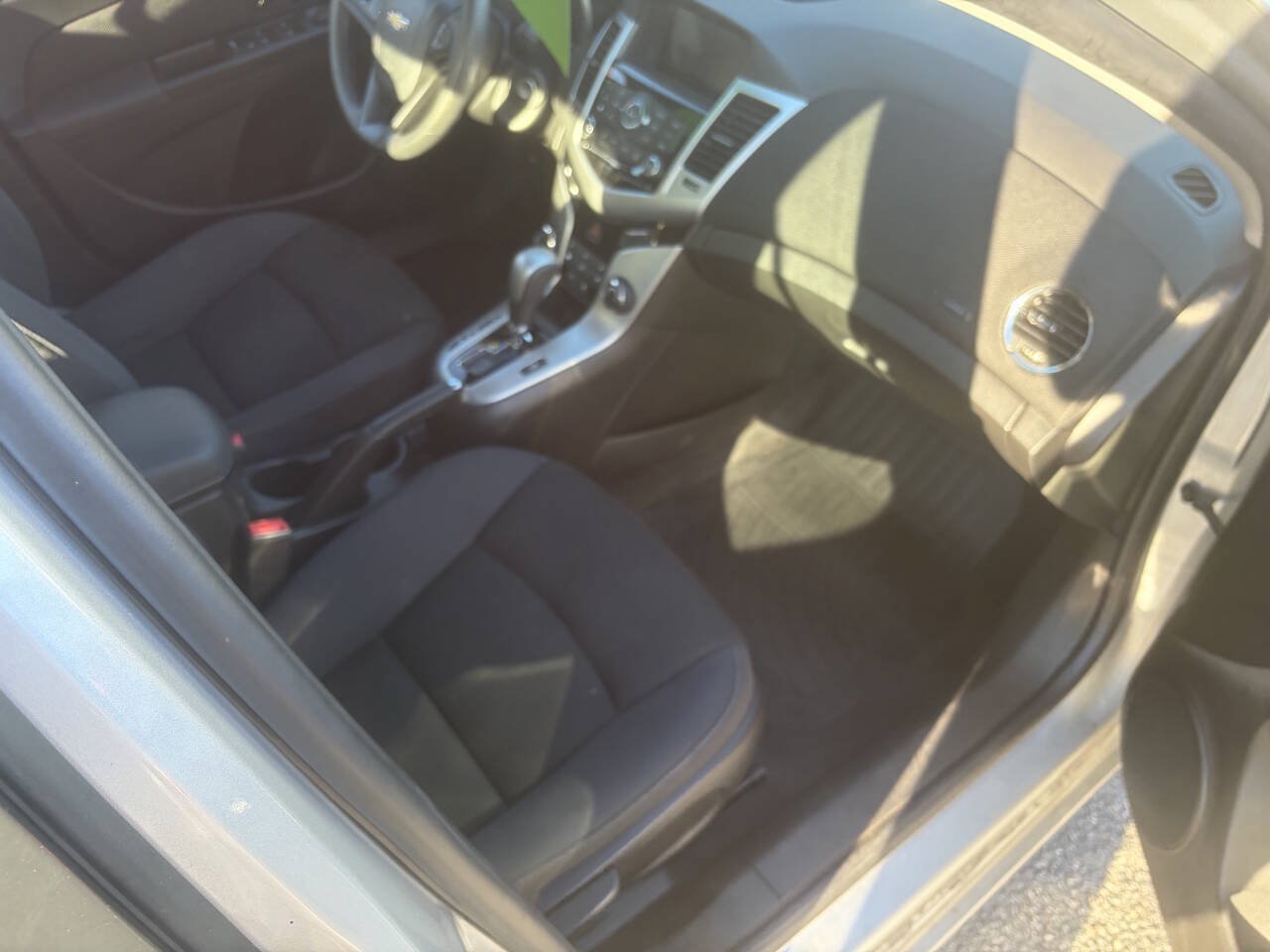 Used 2016 Chevrolet Cruze LT FWD image 12