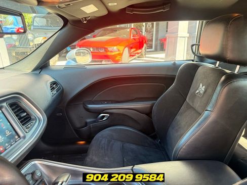 Used 2018 Dodge Challenger R/T Scat Pack w/ Leather Interior Group RWD image 23