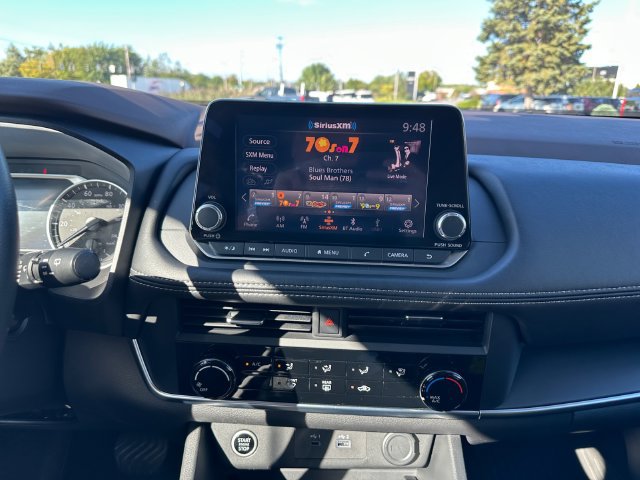 Used 2023 Nissan Rogue S AWD/4WD image 16