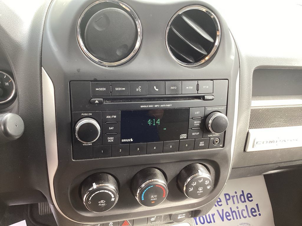 Used 2014 Jeep Compass Latitude w/ Sun/Sound Group AWD/4WD image 14