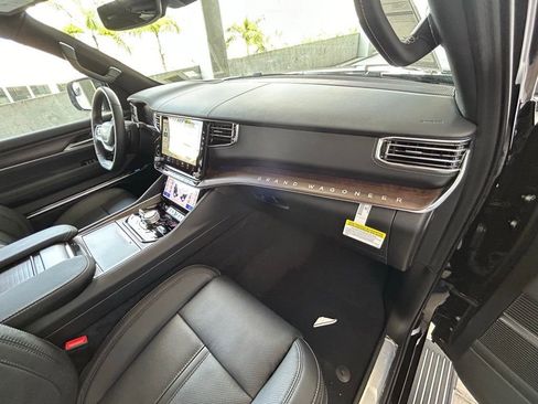 Used 2024 Jeep Grand Wagoneer L 4WD w/ HD Trailer Tow Package image 29