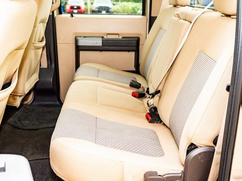 Used 2014 Ford F250 XLT w/ XLT Interior Package image 26