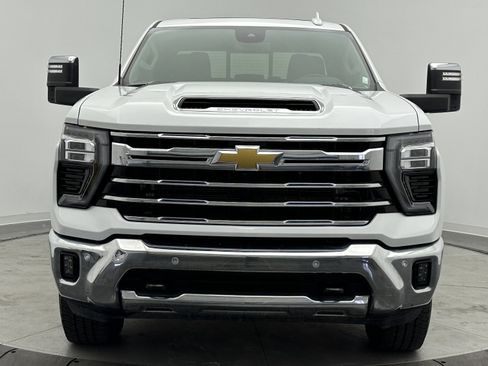 Used 2024 Chevrolet Silverado 2500 LTZ w/ LTZ Convenience Package image 2
