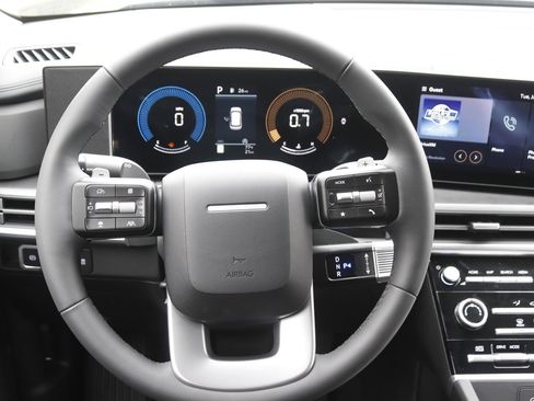 New 2025 Hyundai Santa Fe SE image 15