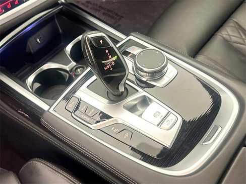 Used 2019 BMW 750i 750i image 16