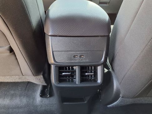 Used 2025 Chevrolet Equinox LT FWD image 12
