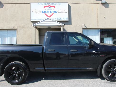 Used 2018 RAM 1500 Express w/ Black Ram 1500 Express Group AWD/4WD image 4