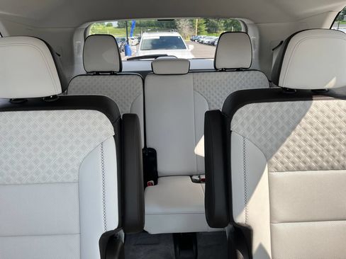 Used 2025 GMC Acadia Denali w/ Super Cruise Package AWD/4WD image 22