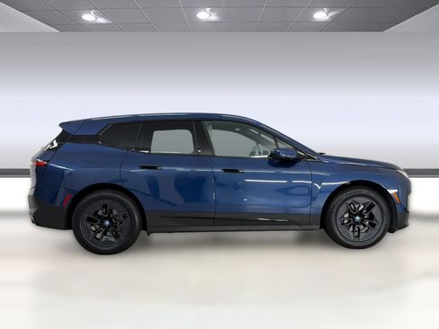 Used 2024 BMW iX xDrive50 w/ Convenience Package AWD/4WD image 8