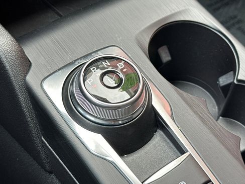 Used 2022 Ford Escape SE image 18