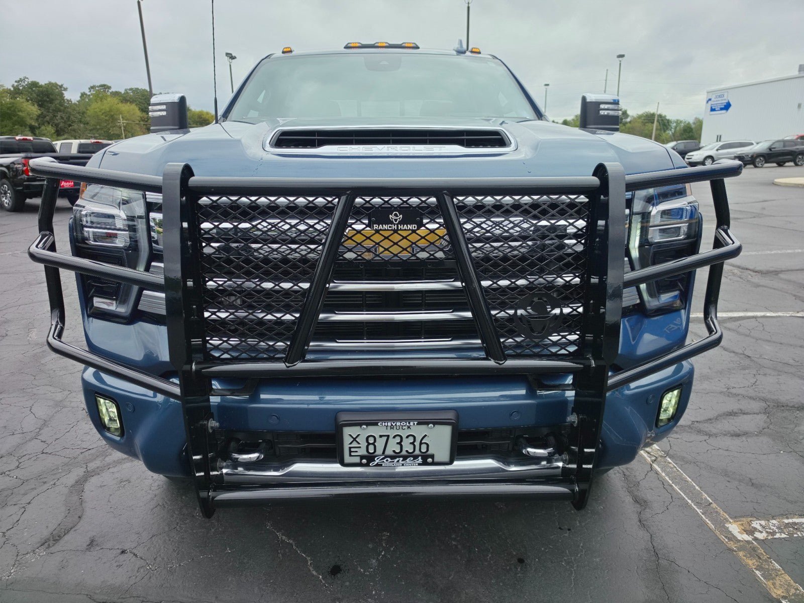 Used 2025 Chevrolet Silverado 2500 High Country w/ High Country Premium Package AWD/4WD image 8