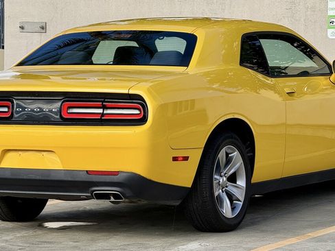 Used 2017 Dodge Challenger SXT RWD image 7
