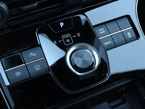 Used 2024 Toyota bZ4X XLE w/ Weather Package image 25