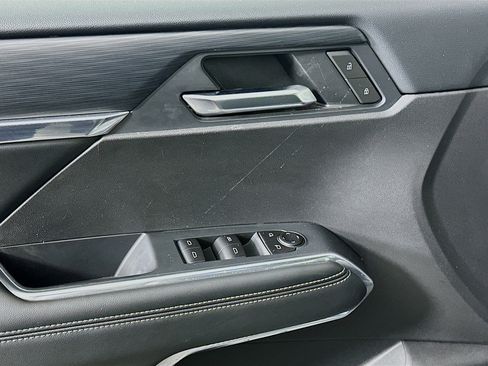 Used 2025 GMC Acadia Elevation image 15