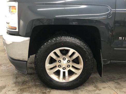 Used 2018 Chevrolet Silverado 1500 LT w/ All Star Edition image 39