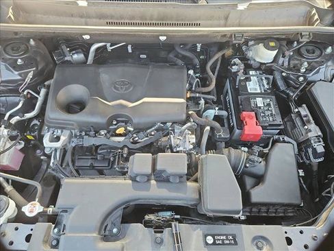 Used 2022 Toyota RAV4 XLE AWD/4WD image 28