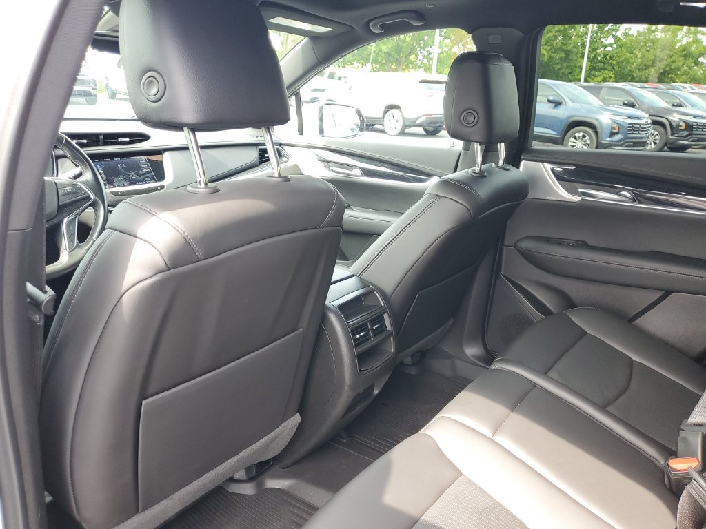 Certified 2023 Cadillac XT5 Premium Luxury w/ LPO, Floor Liner Package FWD image 31