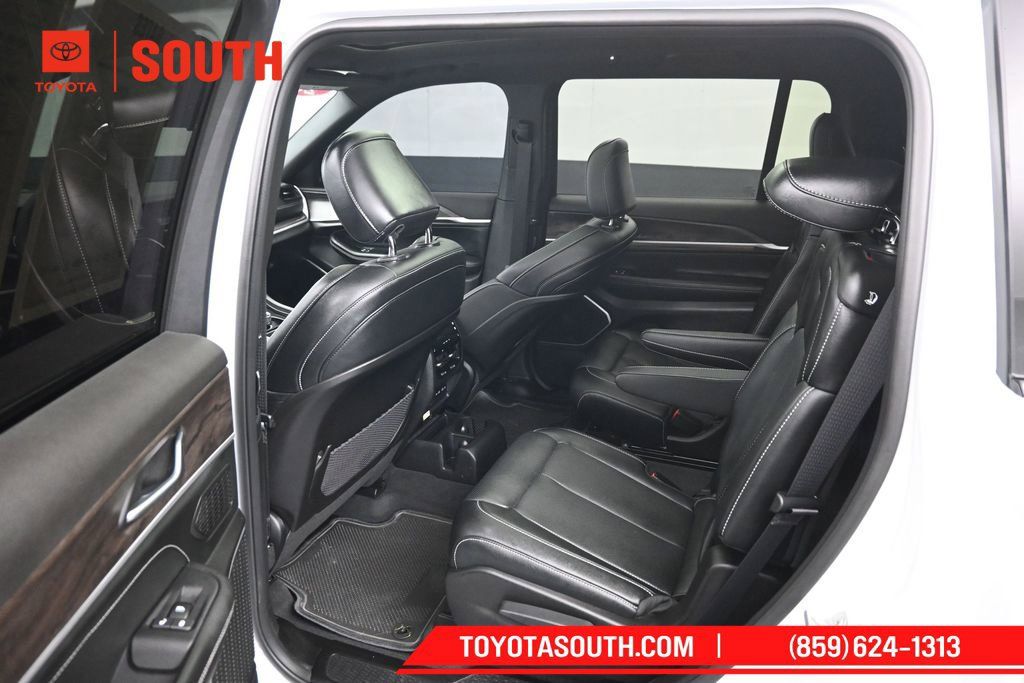 Used 2026 Jeep Grand Cherokee L Limited AWD/4WD image 10
