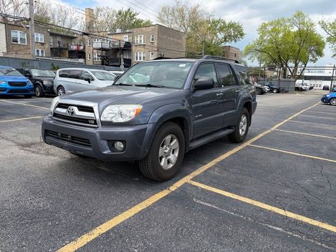 Used 2006 Toyota 4Runner SR5 AWD/4WD image 3