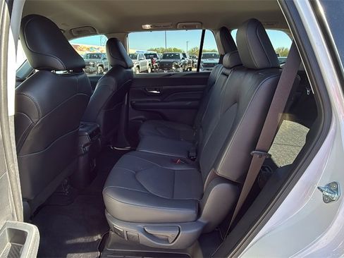 Used 2024 Toyota Grand Highlander XLE image 14