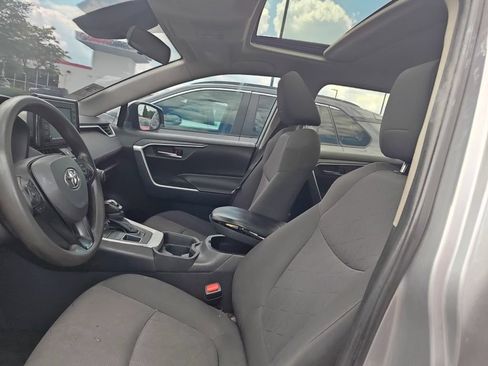 Used 2019 Toyota RAV4 XLE w/ Convenience Package AWD/4WD image 6
