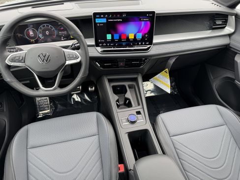 New 2026 Volkswagen Tiguan SE R-Line FWD image 12