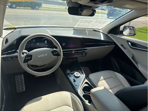Used 2023 Kia Niro Wave FWD image 11