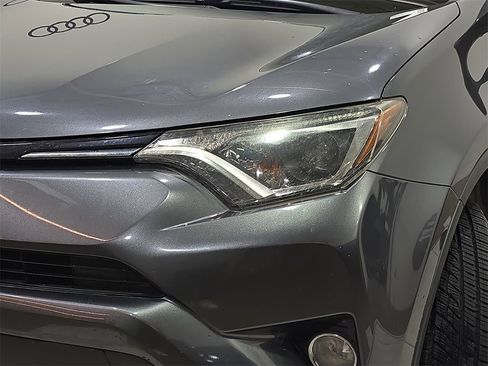 Used 2018 Toyota RAV4 XLE image 23