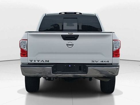 Used 2017 Nissan Titan SV image 6