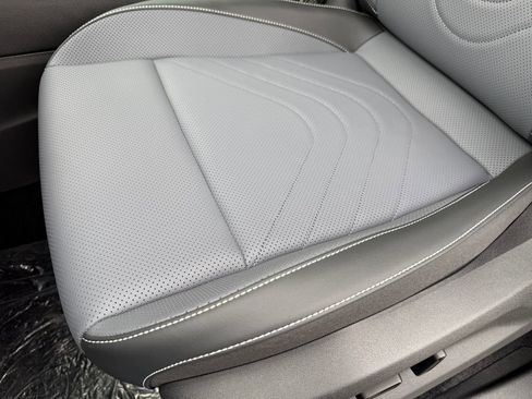 New 2026 Volkswagen Tiguan SE R-Line FWD image 14