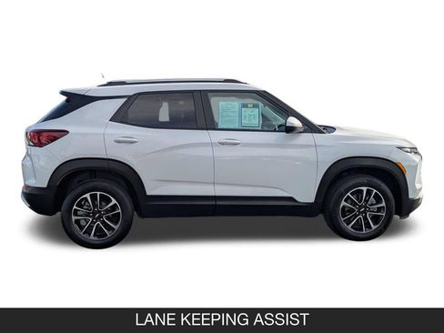 Used 2025 Chevrolet TrailBlazer LT AWD/4WD image 6