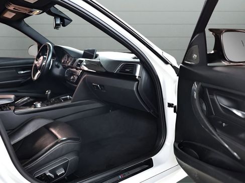 Used 2016 BMW M3 RWD image 56