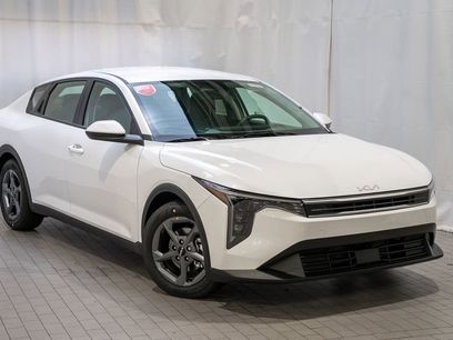 New 2025 Kia K4 LXS