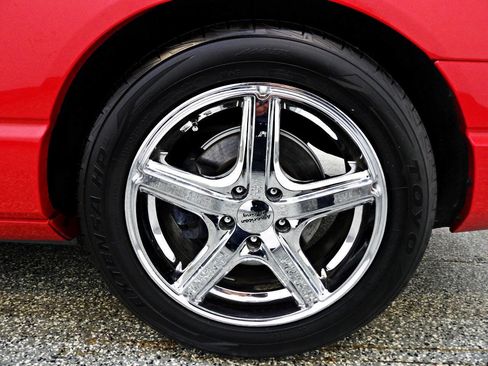 Used 2004 Ford Thunderbird RWD image 15