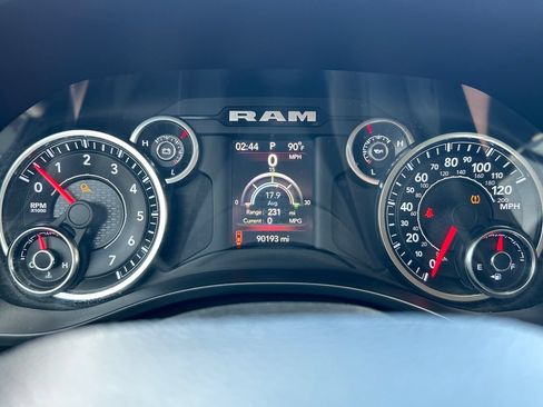 Used 2019 RAM 1500 Big Horn AWD/4WD image 10