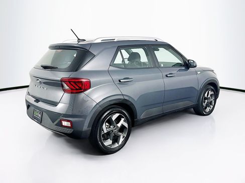 Used 2023 Hyundai Venue SEL FWD image 9
