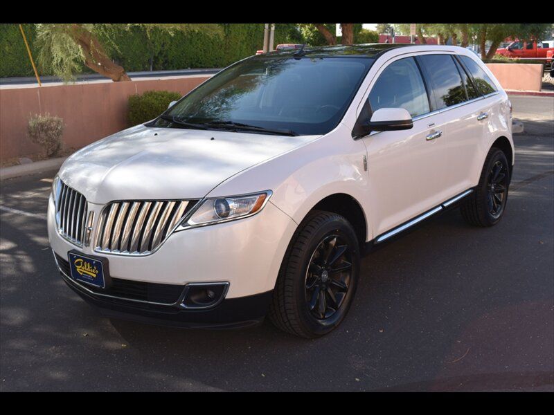 Used 2013 Lincoln MKX AWD image 3