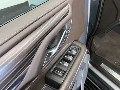 Used 2023 GMC Yukon XL Denali AWD/4WD image 12