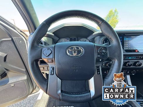 Used 2018 Toyota Tacoma TRD Off-Road AWD/4WD image 28