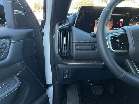 New 2026 Nissan Armada SL image 31