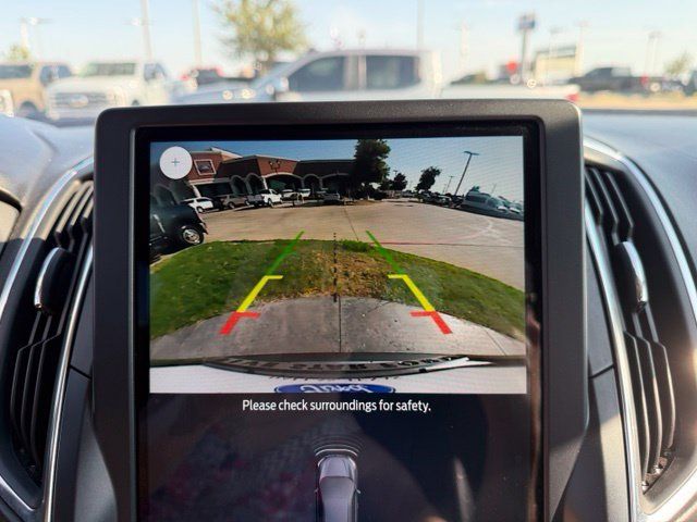Certified 2022 Ford Edge Titanium AWD/4WD image 17