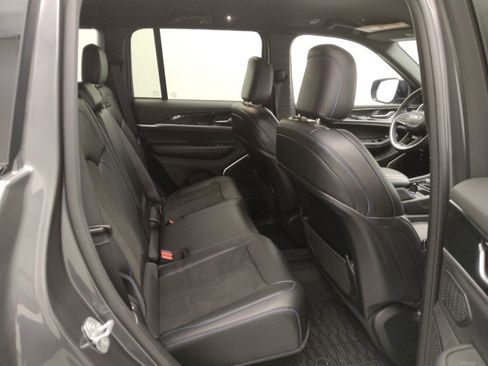 Used 2022 Jeep Grand Cherokee Trailhawk image 19