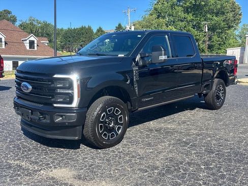 Used 2025 Ford F250 Platinum AWD/4WD image 3