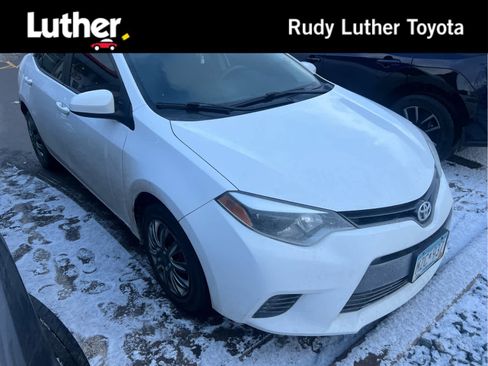 Used 2015 Toyota Corolla LE image 1