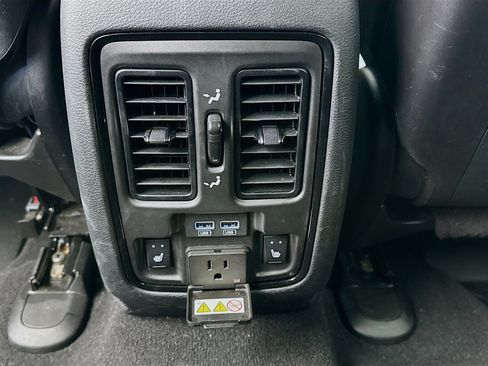 Used 2023 Dodge Durango GT AWD/4WD image 17